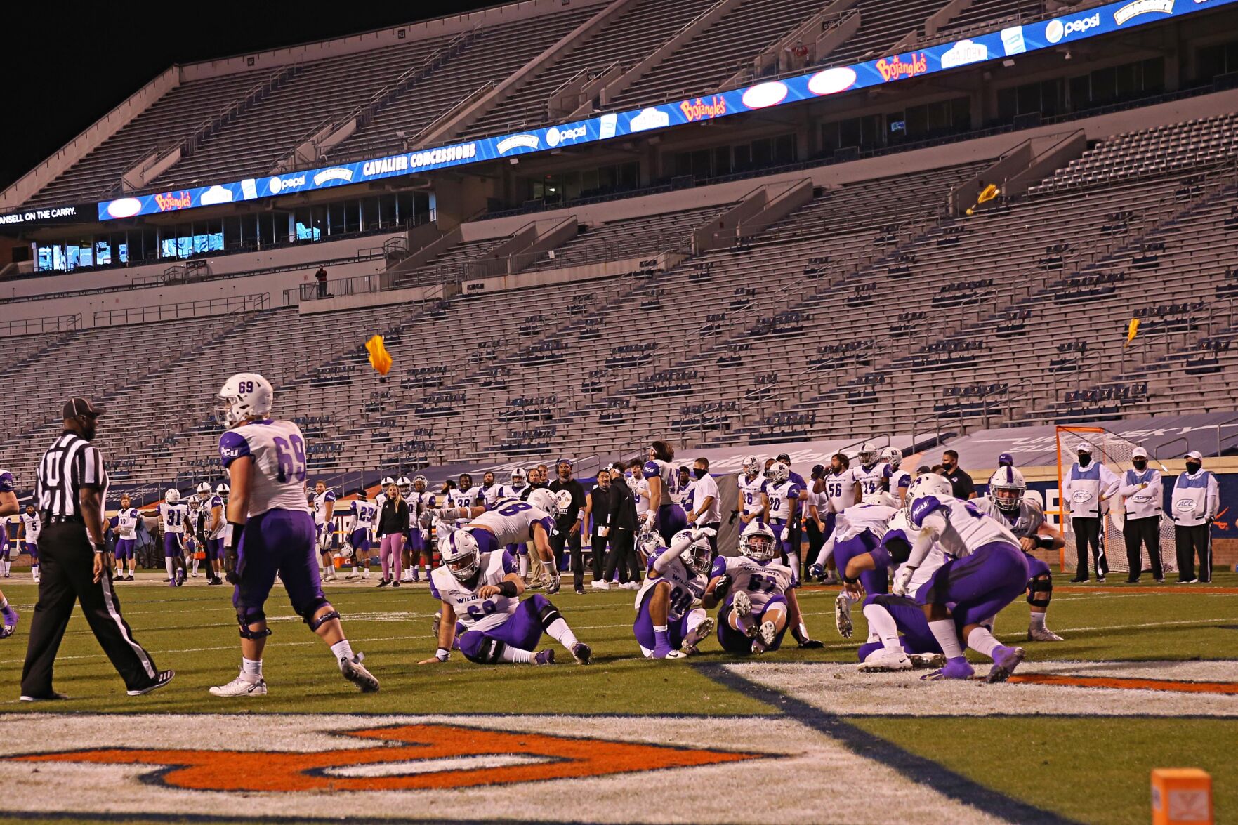 112120-cdp-sports-uvafootball-abilenechristian410.JPG